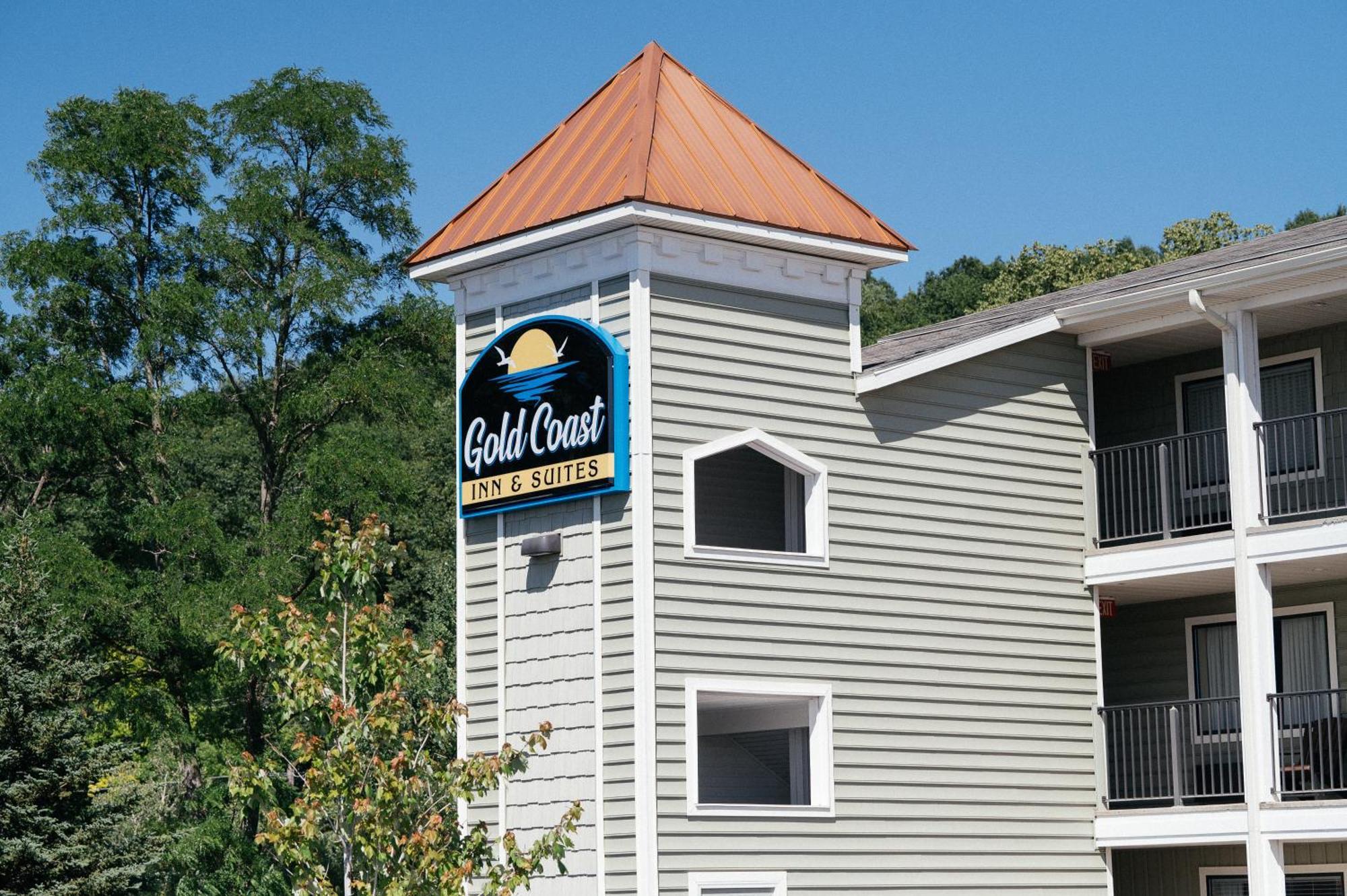 Kasa Gold Coast Inn Traverse City Exterior photo